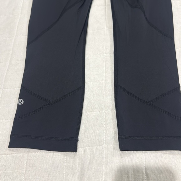 Lululemon Cropped Leggings - Picture 8 of 12
